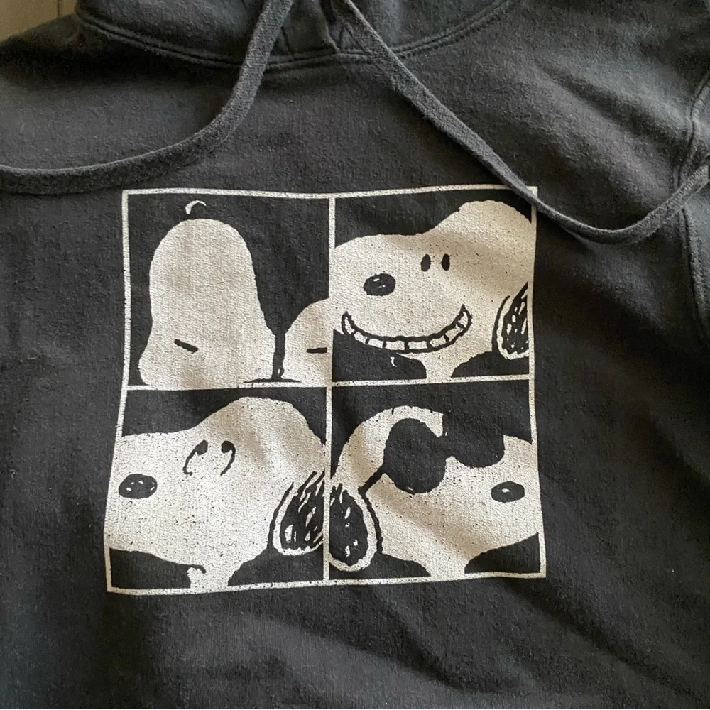 Boys Juniors Snoopy Graphic Print Black Hoodie Size S‎